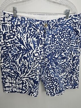 Lilly Pulitzer Navy & White Tropical Print 10" Inseam Shorts With Gold Bottons